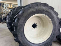 Wheels, Tyres, Rims & Dual spacers BKT 900/50R42 + 710/55R28 of 710/55R30