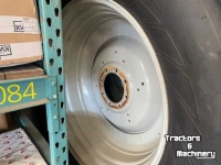 Wheels, Tyres, Rims & Dual spacers Valtra Valtra velgen vast en verstelbaar