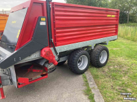 Manure spreader  Compoststrooier strooier vaste mest fruitteelt