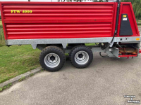 Manure spreader  Compoststrooier strooier vaste mest fruitteelt