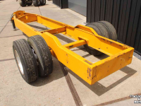 Other wheels, rims, tyres and accessories Schuitemaker Onderstel as en banden, wielen/velgen 235/75R17.5 van een Feedo voerdoseerwagen