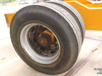 Other wheels, rims, tyres and accessories Schuitemaker Onderstel as en banden, wielen/velgen 235/75R17.5 van een Feedo voerdoseerwagen
