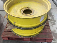 Wheels, Tyres, Rims & Dual spacers John Deere 10x38 passend onder 6420 1.50 spoor