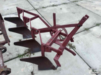 Ploughs  Stoppelploeg 4 schaar