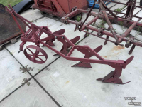 Ploughs  Stoppelploeg 4 schaar