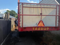 Self-loading wagon Taarup 1030