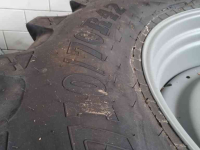 Wheels, Tyres, Rims & Dual spacers BKT 710/70R42 & 600/65R30