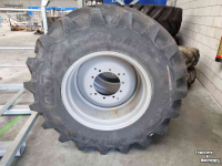 Wheels, Tyres, Rims & Dual spacers BKT 710/70R42 & 600/65R30