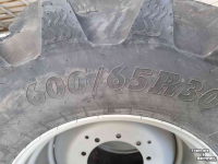 Wheels, Tyres, Rims & Dual spacers BKT 710/70R42 & 600/65R30