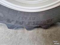 Wheels, Tyres, Rims & Dual spacers BKT 710/70R42 & 600/65R30