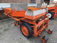 Potato planter  Structural Snarenbedpootmachine