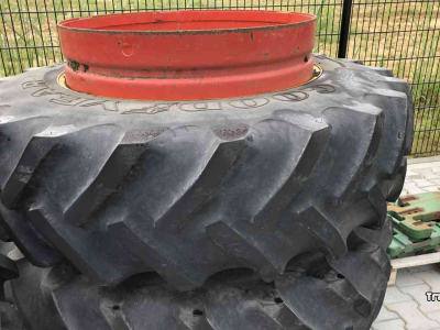 Wheels, Tyres, Rims & Dual spacers Good Year STR 18.4R38 25 mm profiel
