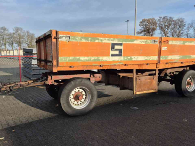 Agricultural wagon  Landbouwwagen plattewagen aanhanger balenwagen