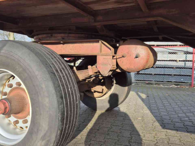 Agricultural wagon  Landbouwwagen plattewagen aanhanger balenwagen