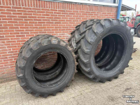Wheels, Tyres, Rims & Dual spacers Vredestein 540/65R38 en 440/65R28 Banden