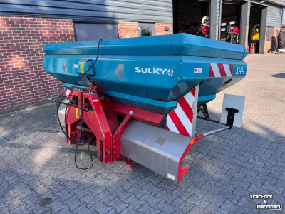 Fertilizer spreader Sulky X44 strooier