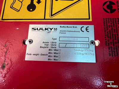 Fertilizer spreader Sulky X44 strooier