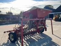 Seed drill Lely Polymat Pneumatische zaaimachine