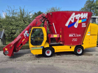 Self-propelled feed mixer AGM Vantage Miller 200