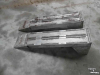 Other agricultural transport equipment and accessories  Oprijplaten