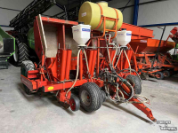 Potato planter Kverneland UN3200 |Underhaug | Bekerpootmachine