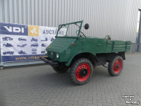 Oldtimers Mercedes Benz Unimog 411