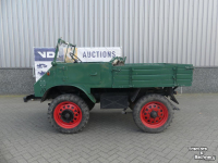 Oldtimers Mercedes Benz Unimog 411