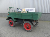 Oldtimers Mercedes Benz Unimog 401