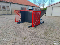 Other conveying equipment and accessories  Kistenkantelaar