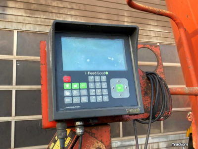 Feed mixer Peecon VME 200 Voermengwagen Voermachines