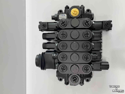 Diverse new spare-parts Giant ventielblokken NIEUW V6004tele V5003 G4500 G5000