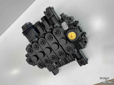 Diverse new spare-parts Giant ventielblokken NIEUW V6004tele V5003 G4500 G5000
