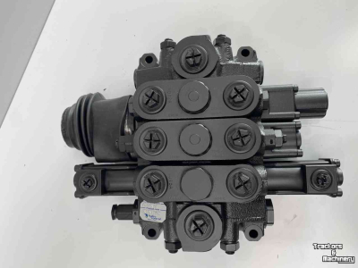 Diverse new spare-parts Giant ventielblokken NIEUW V6004tele V5003 G4500 G5000