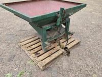 Fertilizer spreader  Kunstmest strooier