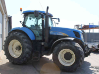 Tractor New Holland T7050 Autocommand vario trekker continu variabele transmissie (CVT) tractor TVT