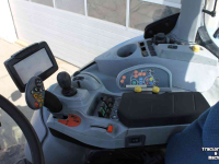 Tractor New Holland T7050 Autocommand vario trekker continu variabele transmissie (CVT) tractor TVT