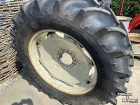 Wheels, Tyres, Rims & Dual spacers Barum 480/70R38 op International velgen