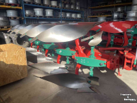 Ploughs Kverneland 3300 S vario met steenbeveiliging  150 ha geploegd