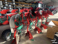 Ploughs Kverneland 3300 S vario met steenbeveiliging  150 ha geploegd