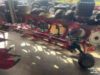 Ploughs Kverneland 3300 S vario met steenbeveiliging  150 ha geploegd