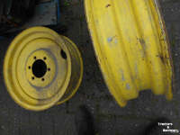 Wheels, Tyres, Rims & Dual spacers John Deere 5.5-18
