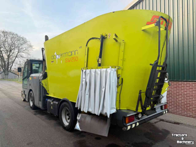 Self-propelled feed mixer Storti Dobermann SW 250 AS EVO