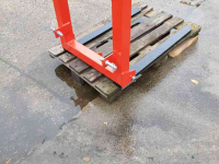 Other horticulture equipment and accessories  Palletdrager 750 kg met verstelbare lepels