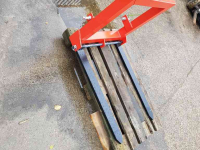 Other horticulture equipment and accessories  Palletdrager 750 kg met verstelbare lepels