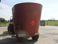 Feed mixer Trioliet Solomix-1 1200 voermengwagen vertikaal verticale mengwagen