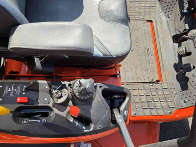 Ride-on mower Kubota ZD1211