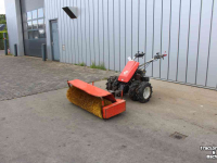 Tool carrier Reform M3D met bezem