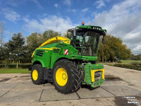 Forage-harvester John Deere 8600 40 Km Korrelkneuzer Airco 4 WD Harvester Claas