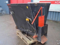 Sawdust spreader for boxes Boreco Agricom Instrooimachine