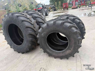 Wheels, Tyres, Rims & Dual spacers Vredestein Traxion 600/70R30 en 710/70R42